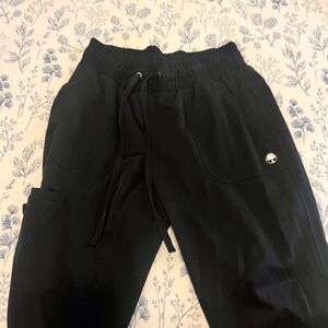 Healing hands xs black scrub set